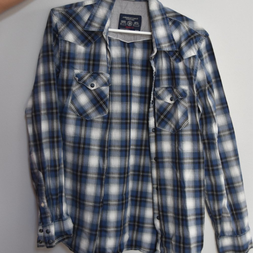 American Eagle Blue Button Down Size Medium